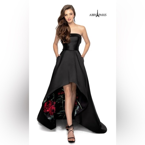 Abby Paris Dresses & Skirts - ABBY PARIS LONGS BY LUCCI LU DRESS